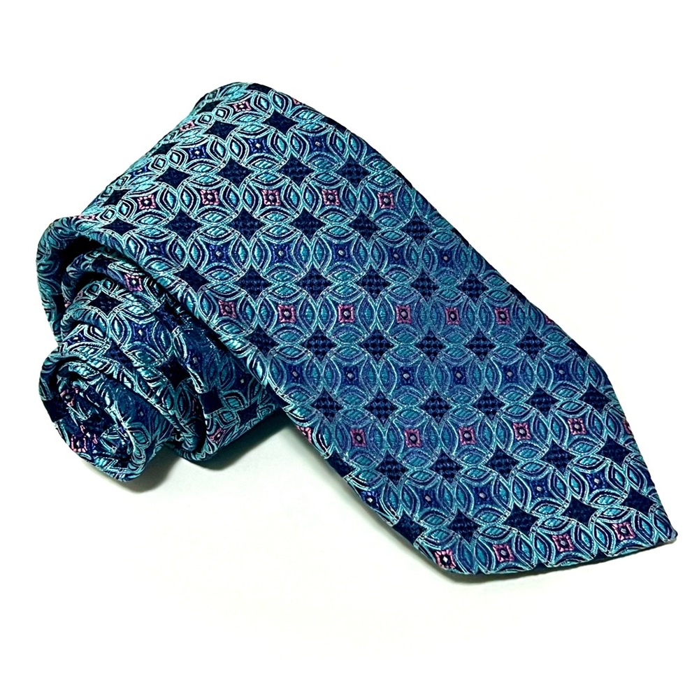 Stunning! Ike Behar 100% silk geometric pattern tie made in the USA.
